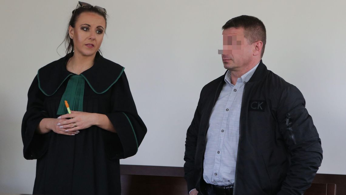 Pobił Banglijczyka bo ten przez przypadek go dotknął? 49-latek przed sądem