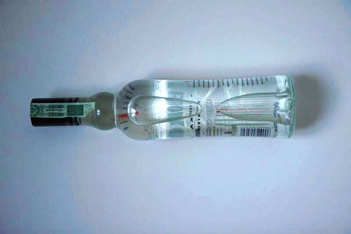 Pobili ekspedientkę. Dla wódki i pieniędzy z kasy