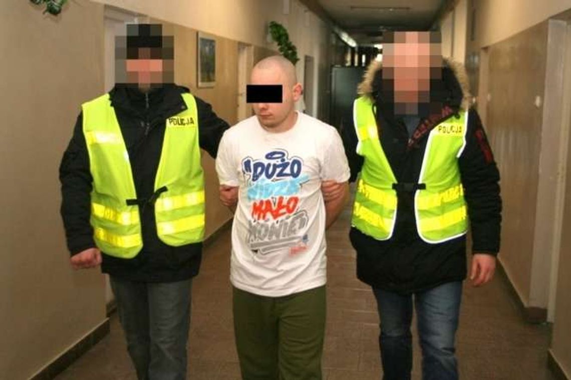 Pobili się o kobietę. Jednemu z nich pięści nie wystarczyły. Wyciągnął nóż