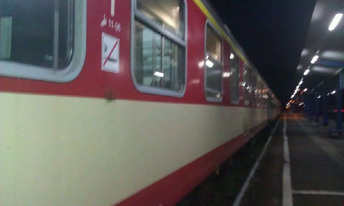 Pociąg Lublin - Warszawa opóźniony dwie godziny. Zasłabł kierownik