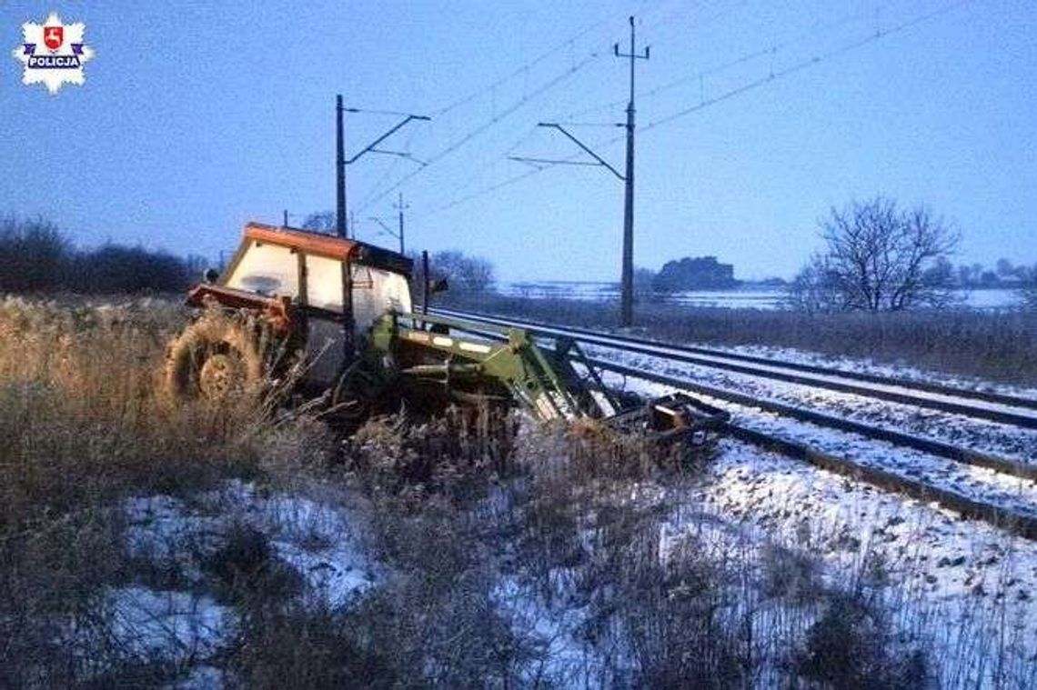 Pociąg zderzył się z ciągnikiem rolniczym. Traktorzysta chciał się wymigać