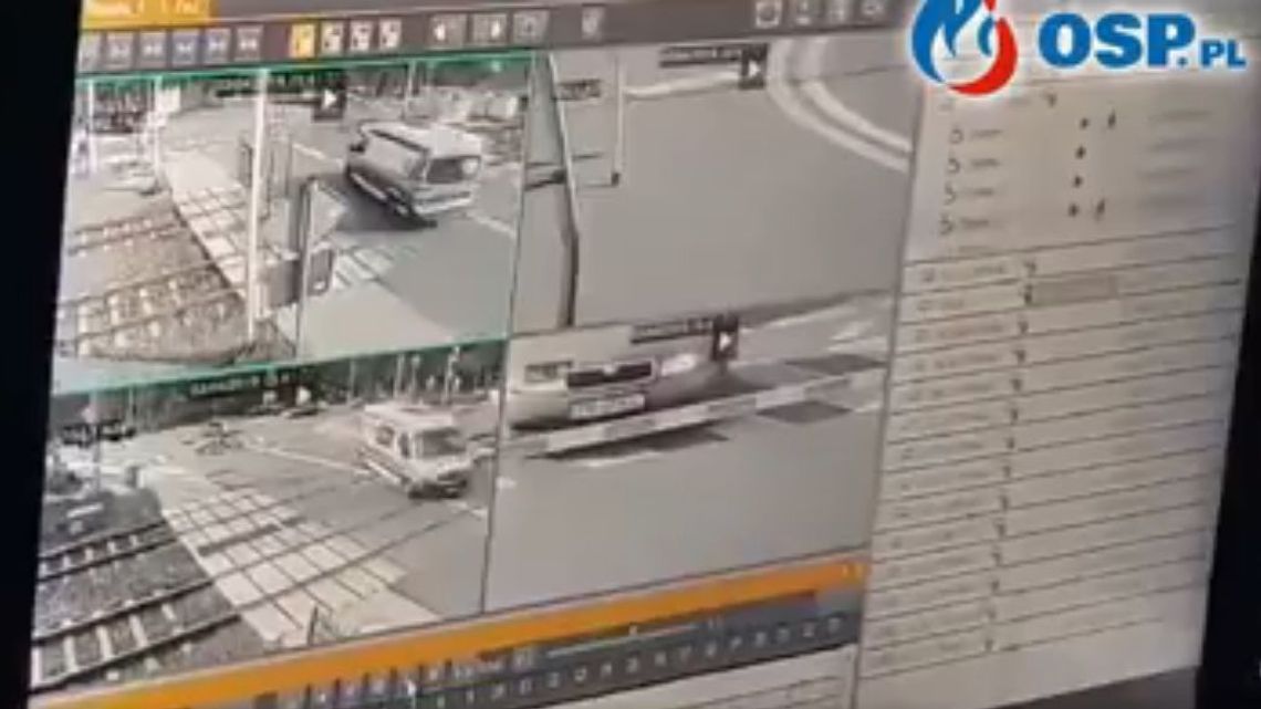 Pociąg zmiażdżył karetkę w Puszczykowie. Jest nagranie wideo z wypadku Pociąg zmiażdżył karetkę w Puszczykowie. Jest nagranie wideo z wypadku