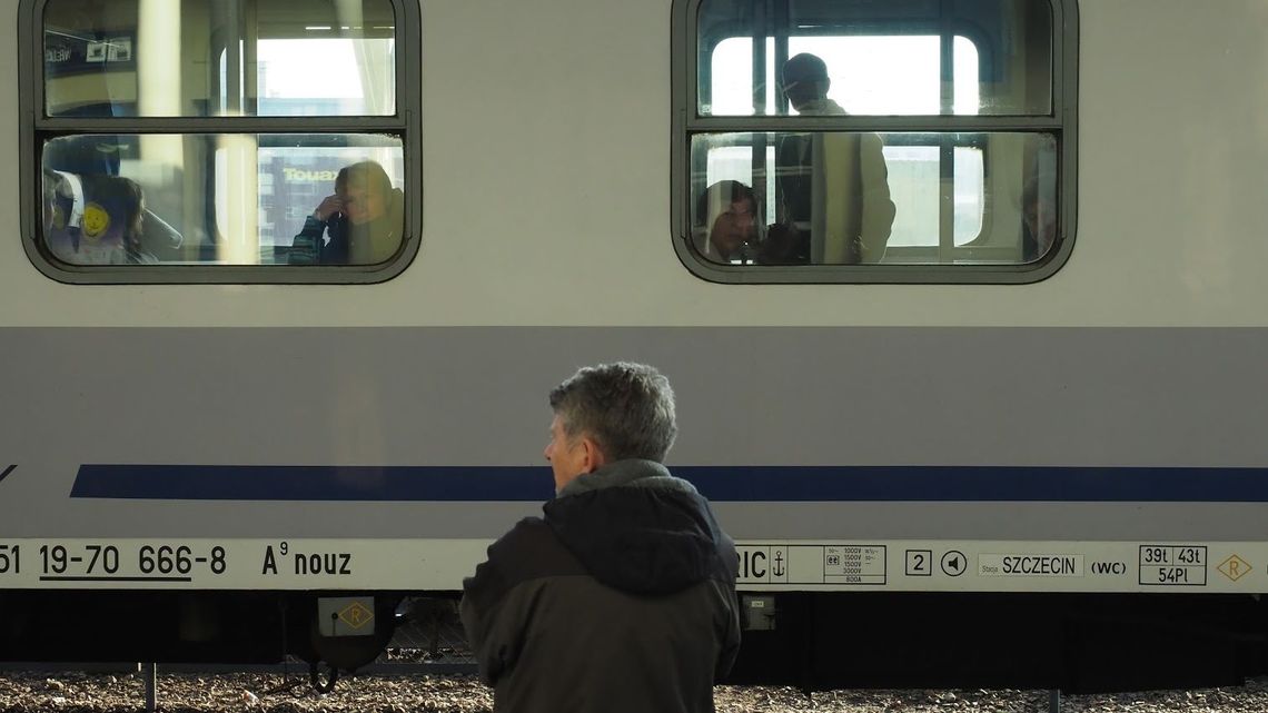 Pociągi z Lublina wróciły na trasę przez Puławy. Czy Radzyń Podlaski straci połączenia kolejowe?