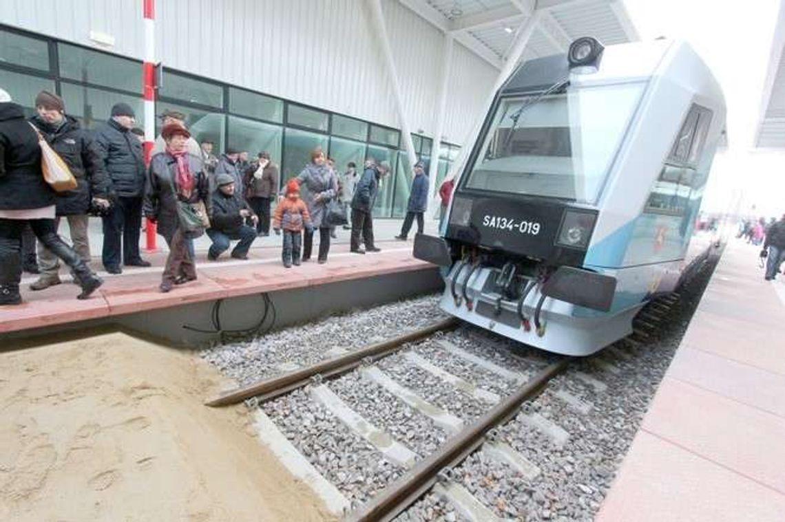 Pociągiem na lotnisko Lublin. Odjazdy bardziej zgrają się z odlotami samolotów Pociągiem na lotnisko Lublin. Odjazdy bardziej zgrają się z odlotami samolotów