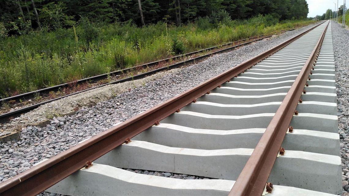 Pociągiem z Lublina do Warszawy. Widać postępy na budowie torów [zdjęcia]