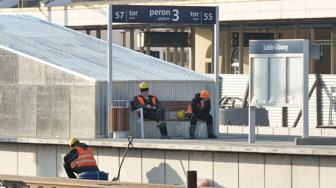 Pociągiem z Lublina do Warszawy wolniej niż przed przebudową torów