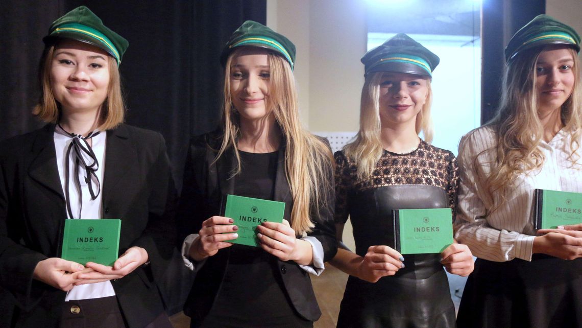 Początek roku akademickiego na Uniwersytecie Przyrodniczym. Jest nowy Wybitny Absolwent [zdjęcia]