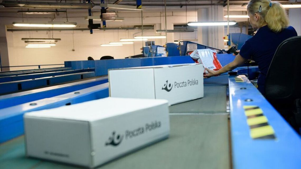 Poczta Polska szuka pracowników przed świętami. W sortowni można zarobić od 17 do 25 zł Poczta Polska szuka pracowników przed świętami. W sortowni można zarobić od 17 do 25 zł