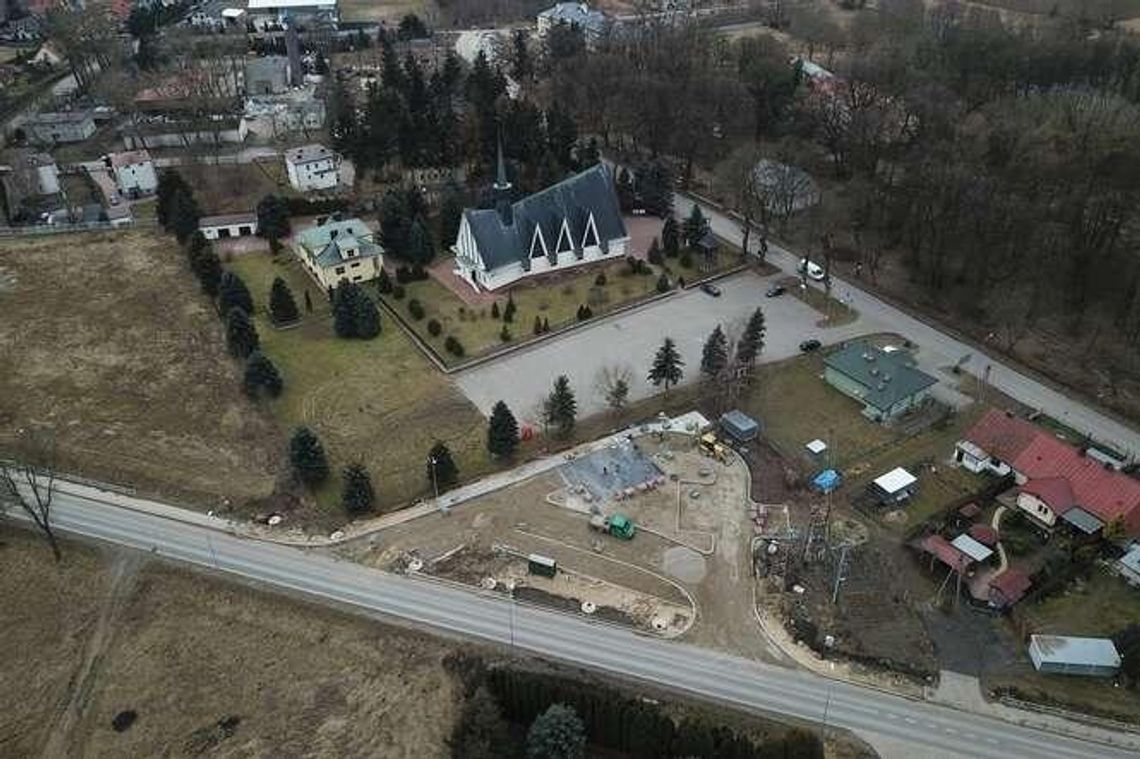 Pod Lublinem powstaje węzeł przesiadkowy. Film z drona