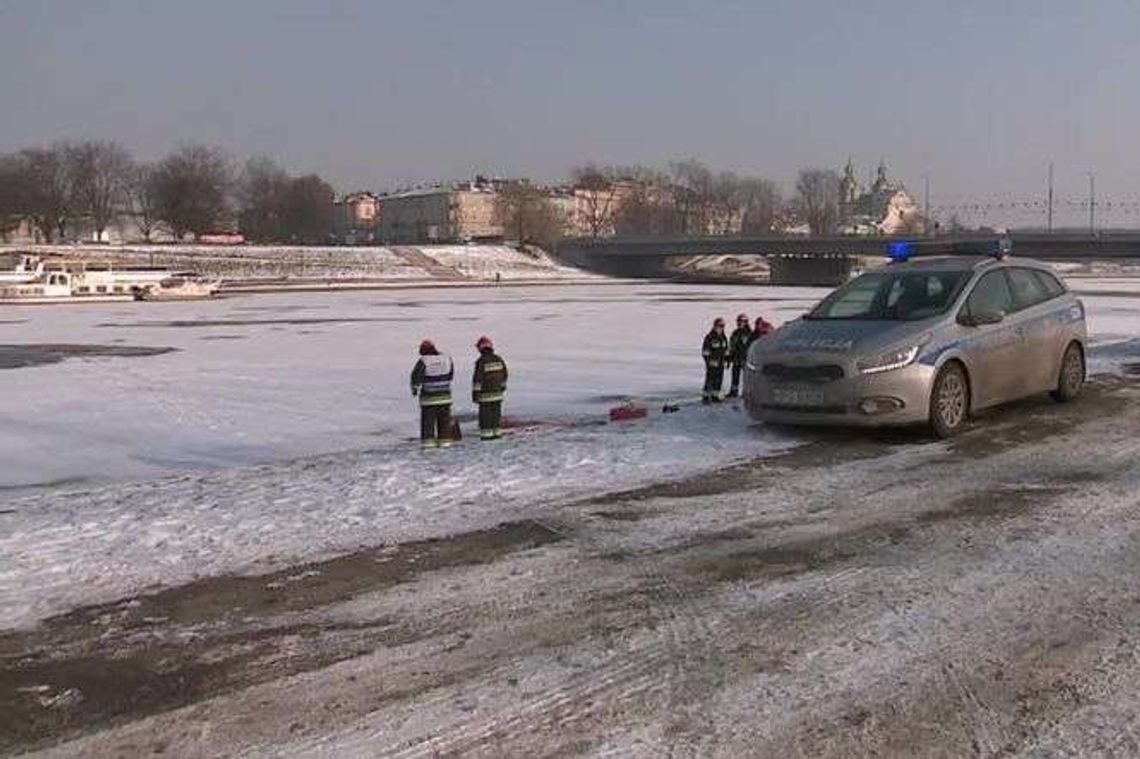 Pod mężczyzną załamał się lód. Nurkowie wyłowili ciało z Wisły