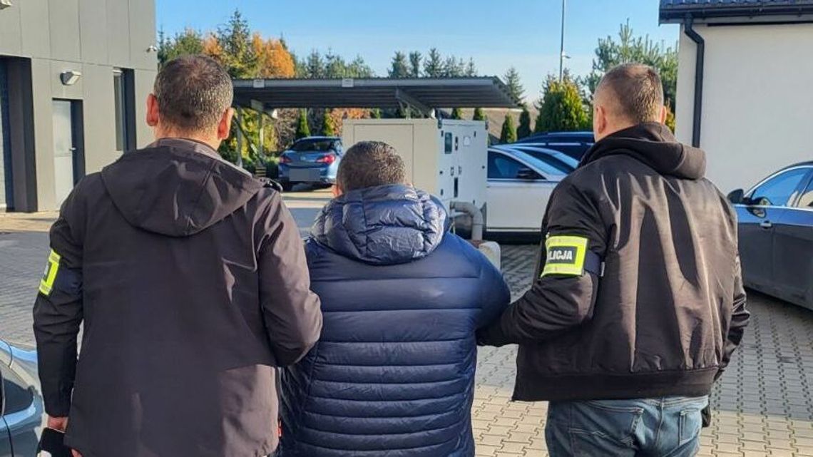 Podawał się za policjanta, oszukał seniorkę. Trafił za kratki