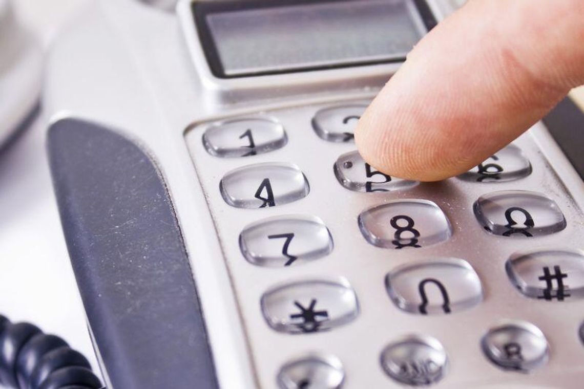 Podawali się za wnuczka i policjanta. Nikt się nie nabrał