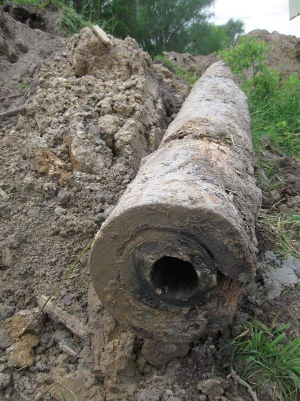 Podczas budowy drogi odkryli wodociąg z XVII wieku