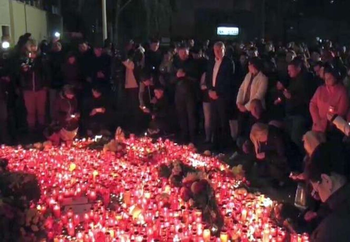 Podczas koncertu zginęło 29 osób. W Rumunii żałoba narodowa