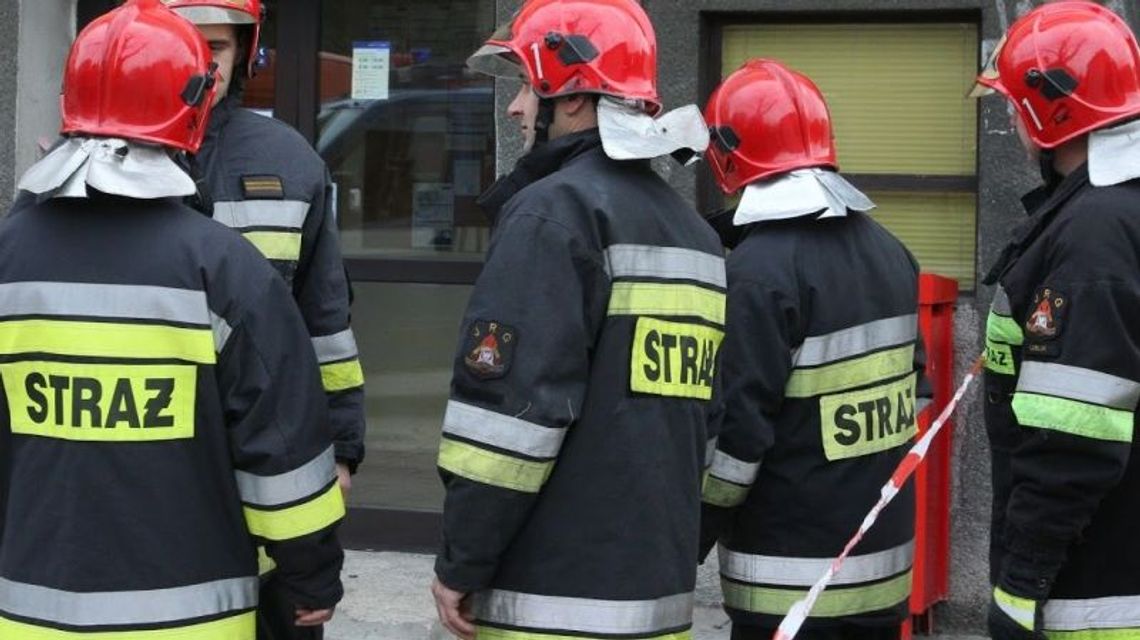 Podejrzana paczka na poczcie w Łęcznej. Z przesyłki wylał się dziwny płyn