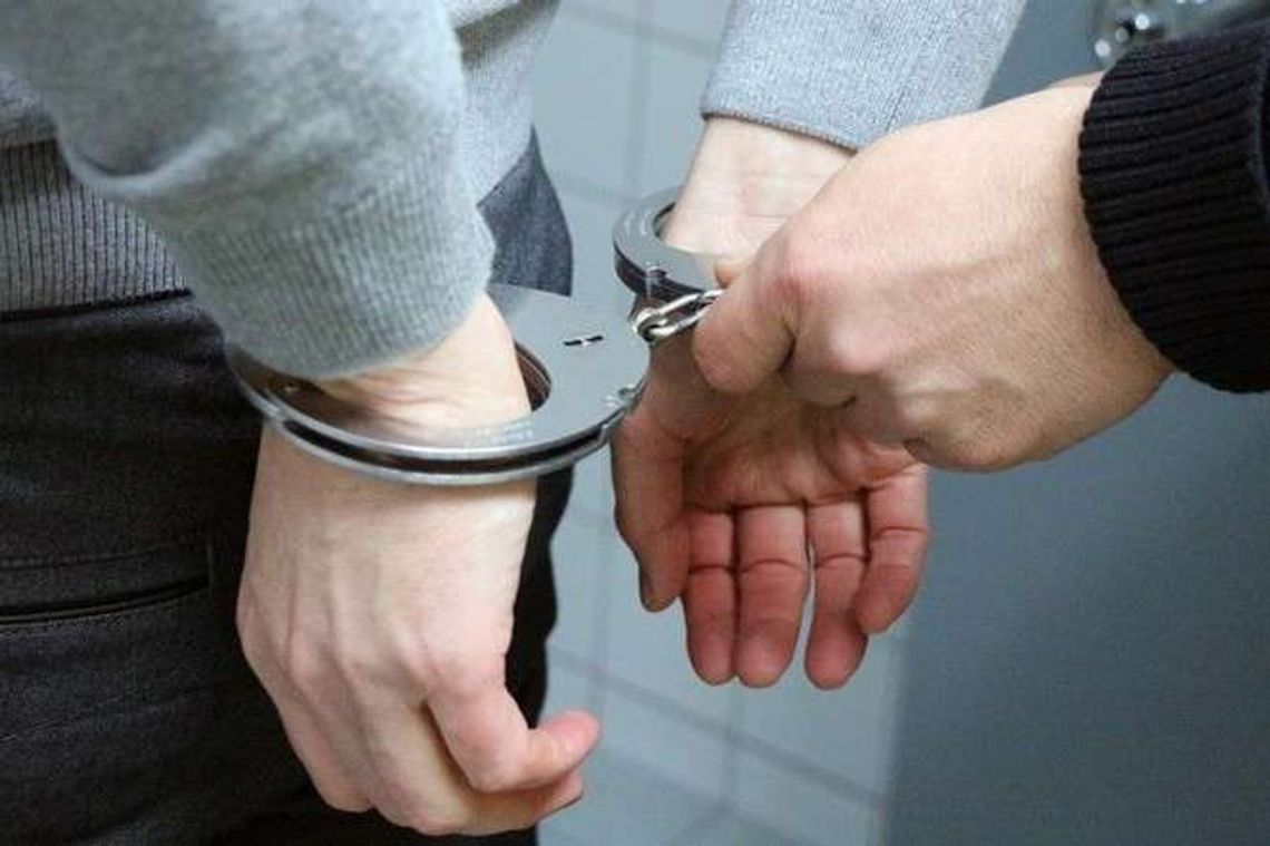 Poderżnął gardło znajomemu, bo dostał od niego propozycję seksualną? Odpowie za morderstwo