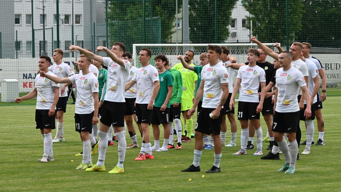 Podlasie na koniec sezonu ograło KSZO, porażki Lewartu i Chełmianki