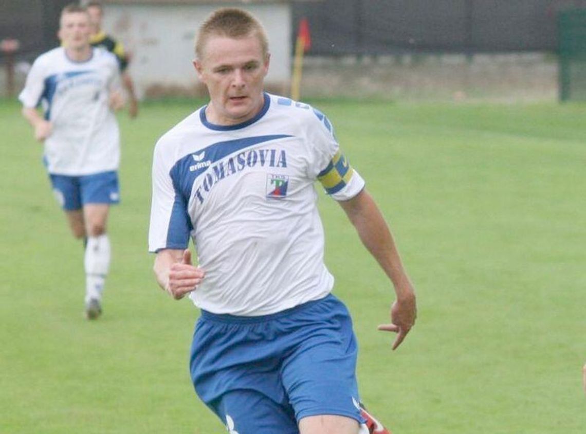 Podlasie - Tomasovia 0:1, lepsi nawet w dziesiątke