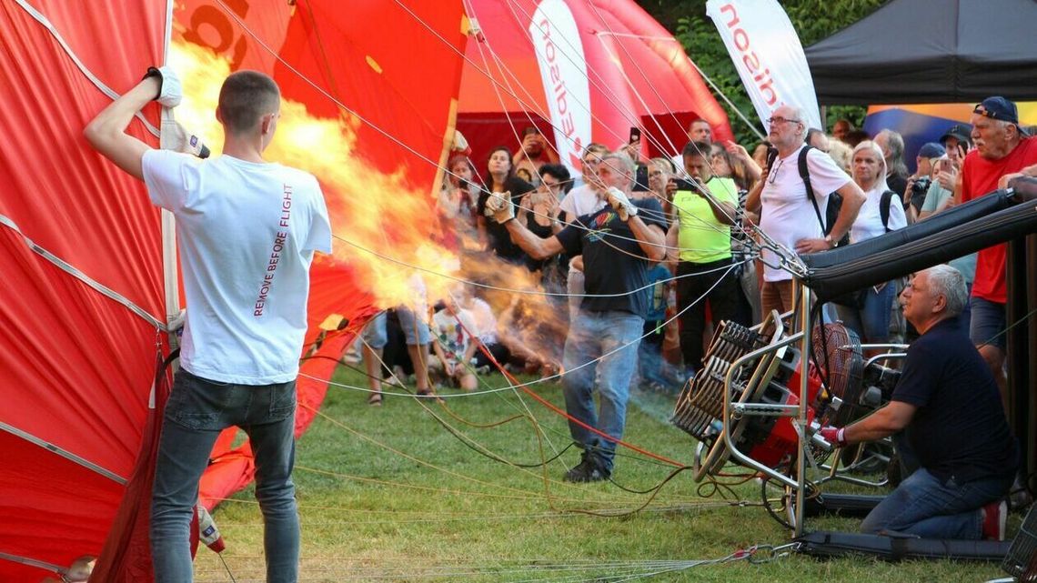 Podniebne akrobacje, kolorowe balony i joga na międzynarodowej imprezie w Nałęczowie