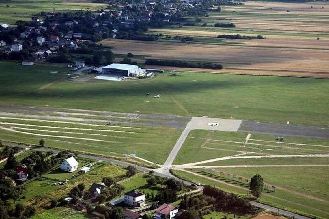 Podniebne taksówki polecą na Zamojszczyznę. Ale najpierw trzeba utwardzić pas. Za 3 mln zł