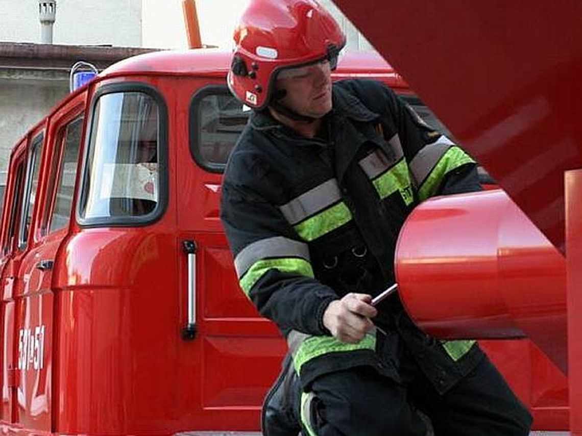 Podpalił stodołę i zadzwonił po strażaków. Był pijany