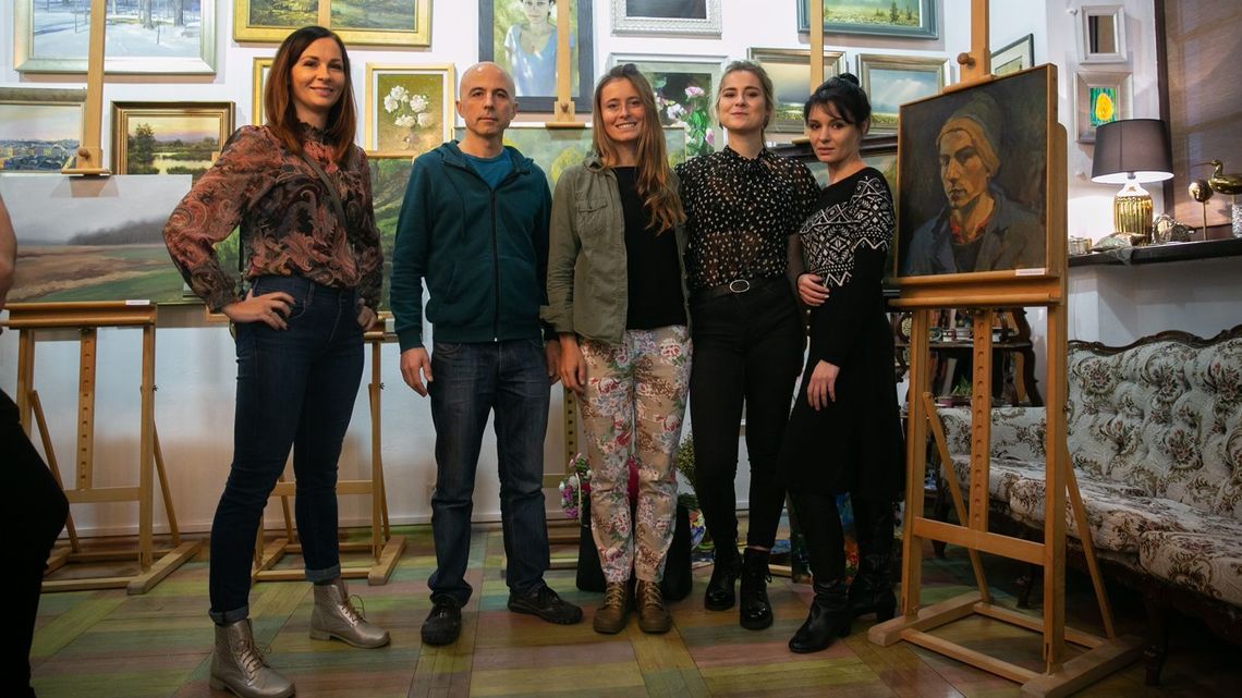 "Podróż" uczniów Liceum Sztuk Plastycznych w Zamościu. Wernisaż wystawy [zdjęcia]