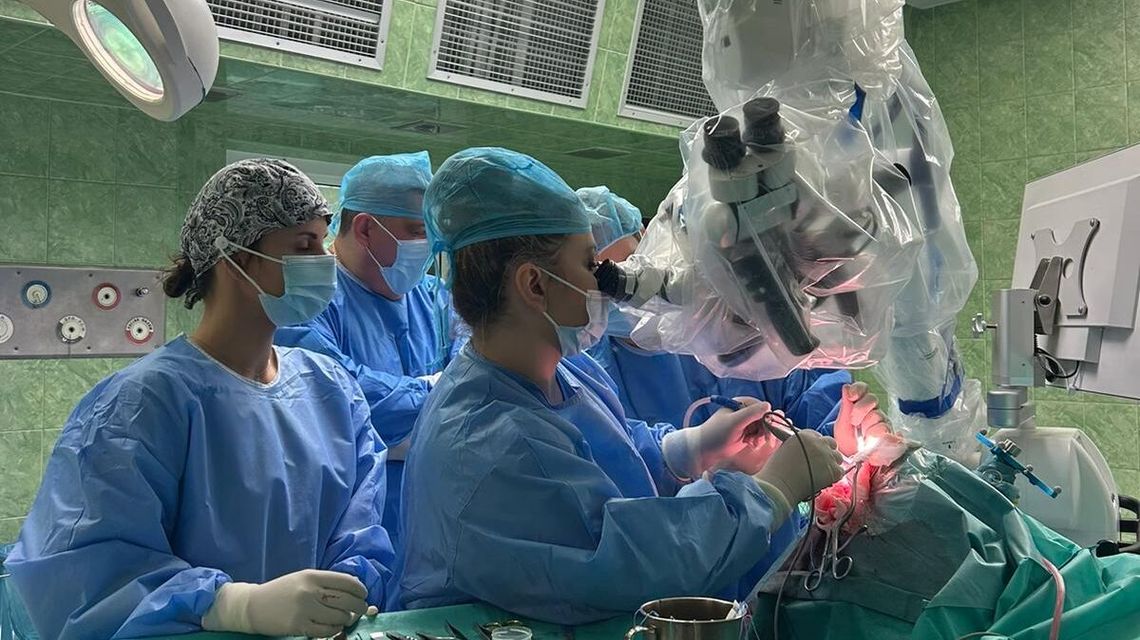 Podświetlają kwasem i usuwają. Pacjenci z glejakiem nie muszą jechać do Lublina