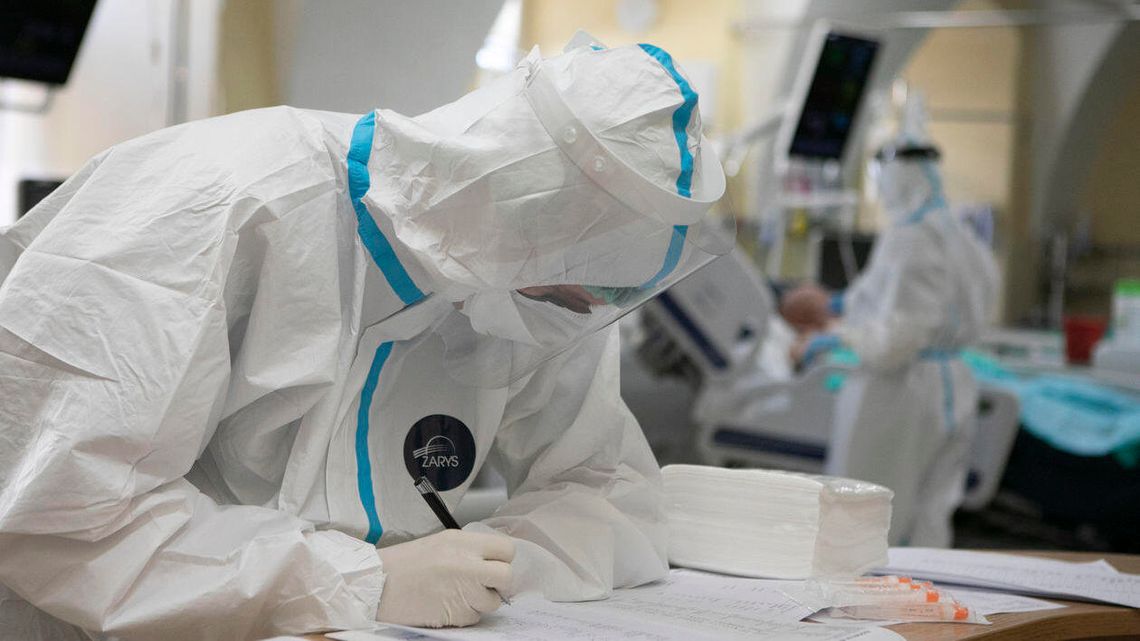 Podwójna pensja nie dla wszystkich lekarzy. Kto otrzyma "dodatek covidowy"? Podwójna pensja nie dla wszystkich lekarzy. Kto otrzyma "dodatek covidowy"?