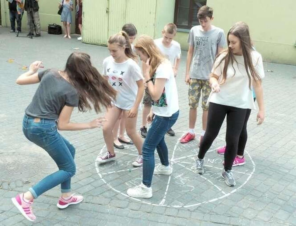 Podwórko z czasów PRL w Teatrze Osterwy