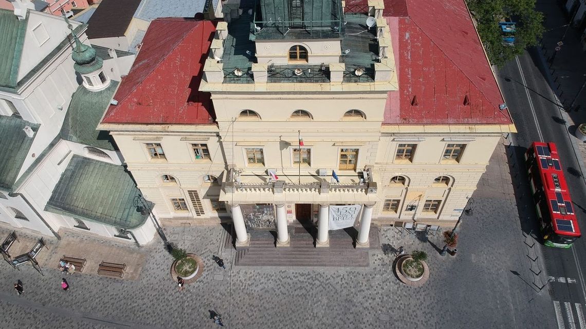 Podwyżki pensji w lubelskich urzędach. Kto zarobi więcej?