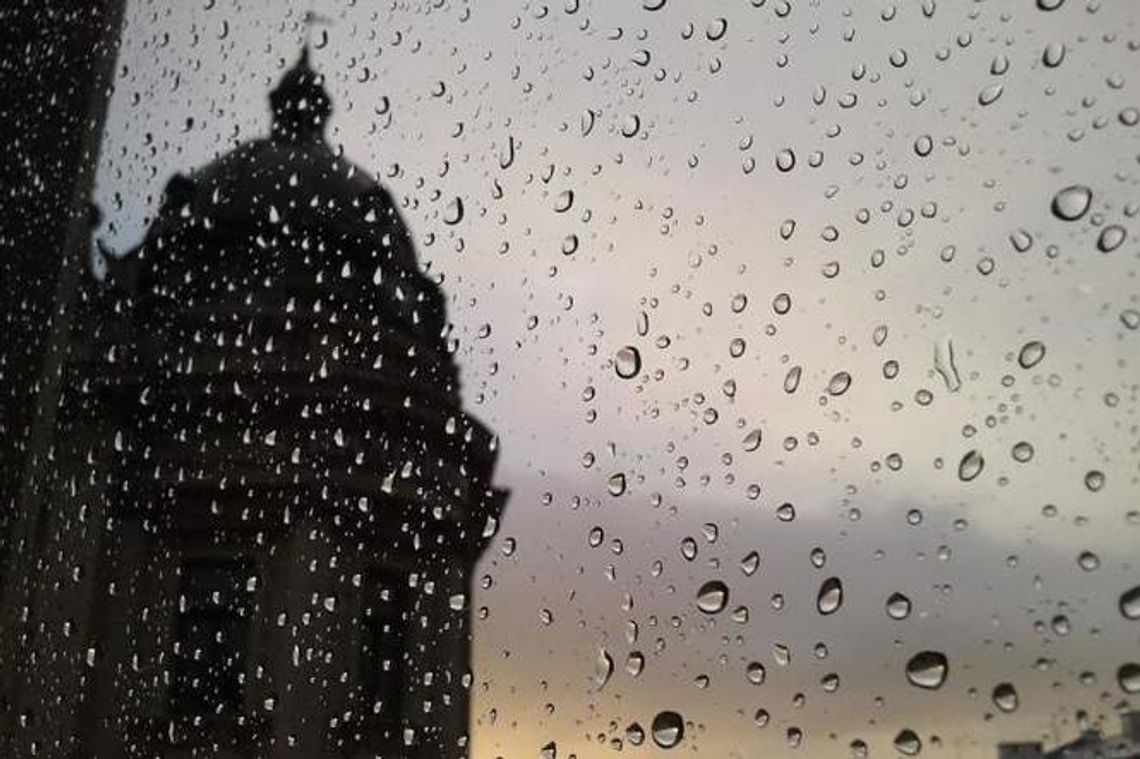 Pogoda: Będzie ciepło, ale już nie upalnie. To koniec gorącego lata?