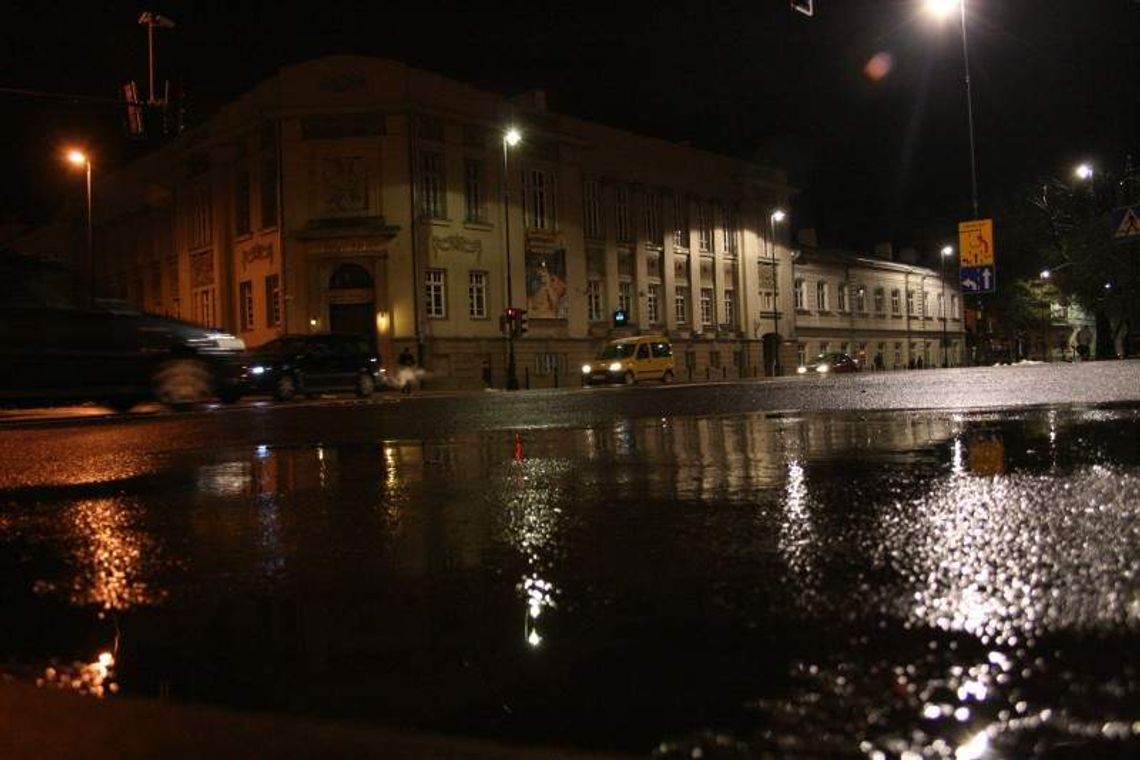 Pogoda: Deszcz, przymrozek i oblodzone drogi