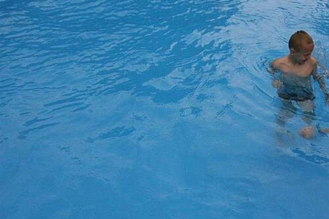 Pogoda dobra, ale odkryty basen już zamknięty. MOSiR się tłumaczy