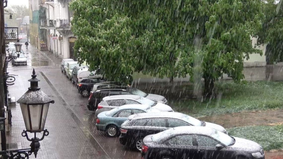 Pogoda na najbliższe dni w woj. lubelskim. W Zamościu spadł śnieg [wideo]