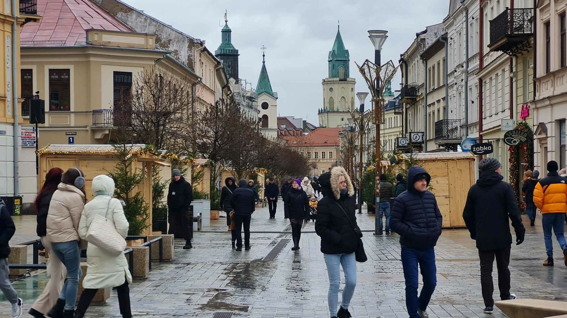 Pogoda nie zniechęciła lublinian do świątecznego spaceru 