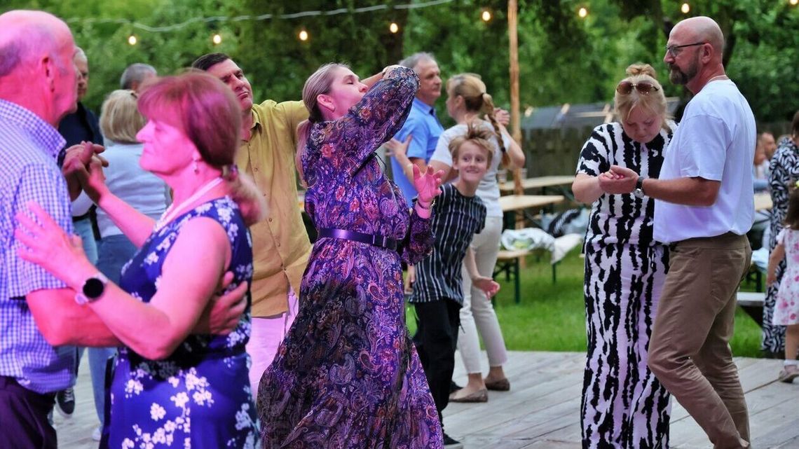 Pogoda pokrzyżowała plany. Potańcówka się nie odbędzie Pogoda pokrzyżowała plany. Potańcówka się nie odbędzie