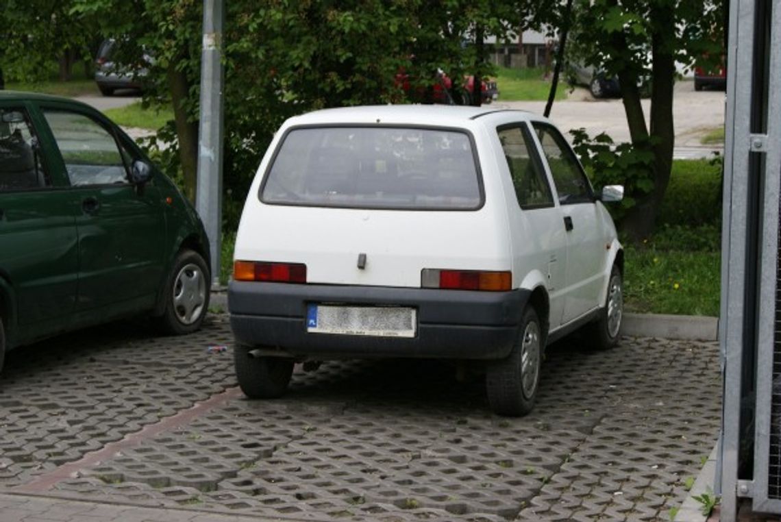 Pogodna: Kompletnie pijany kierowca omal nie rozjechał grupy ludzi