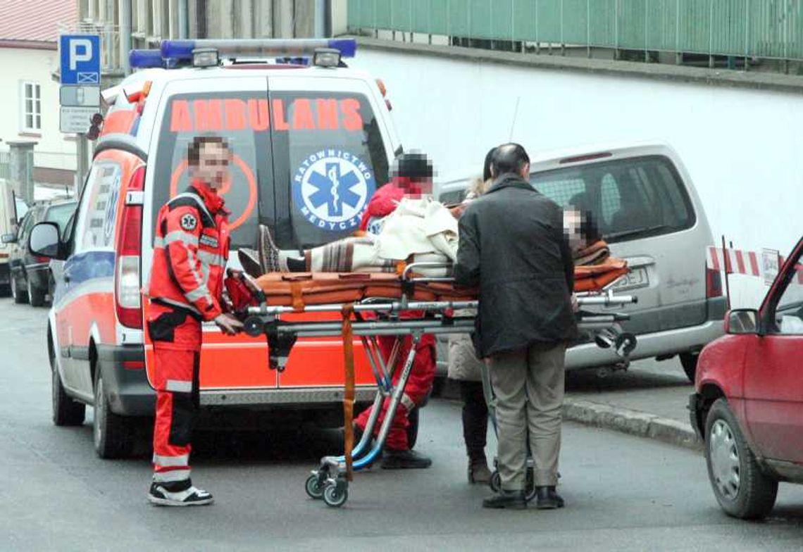 Pogotowie do męża umierającej kobiety: Najpierw zgłoście się do przychodni Pogotowie do męża umierającej kobiety: Najpierw zgłoście się do przychodni
