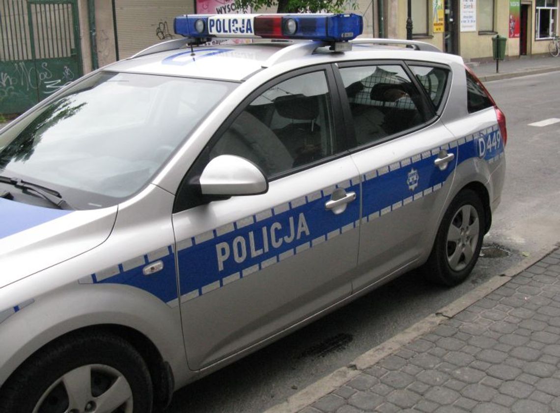 Pogotowie i policja przyjechały do pijanej gimnazjalistki Pogotowie i policja przyjechały do pijanej gimnazjalistki