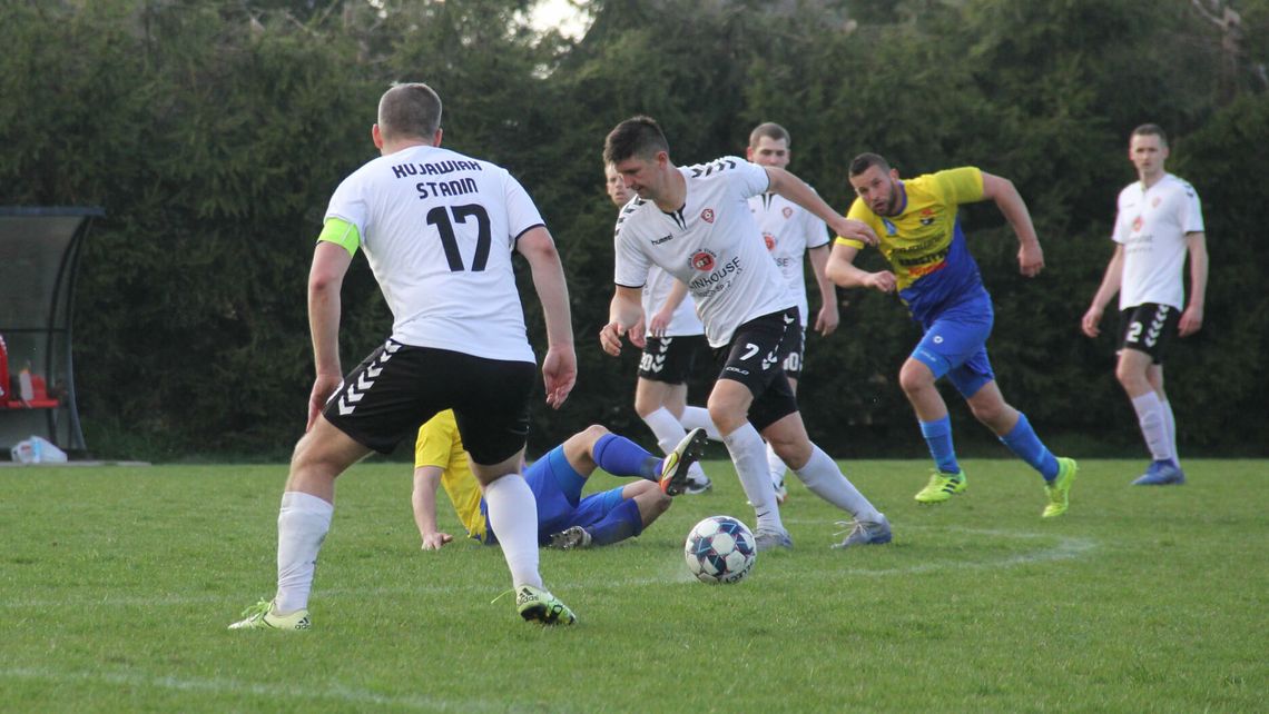 Pogrom w Staninie i pożyczanie "sprzętu" Sokoła. Grała Keeza bialska klasa okręgowa