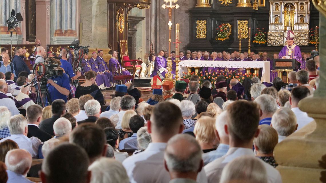 Pogrzeb arcybiskupa seniora Bolesława Pylaka. "Był otwarty, bliski, po prostu ojcowski" Pogrzeb arcybiskupa seniora Bolesława Pylaka. "Był otwarty, bliski, po prostu ojcowski"