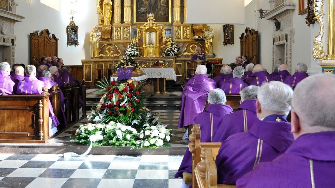 Pogrzeb ks. Mariana Malarza, honorowego obywatela Puław [zdjęcia]
