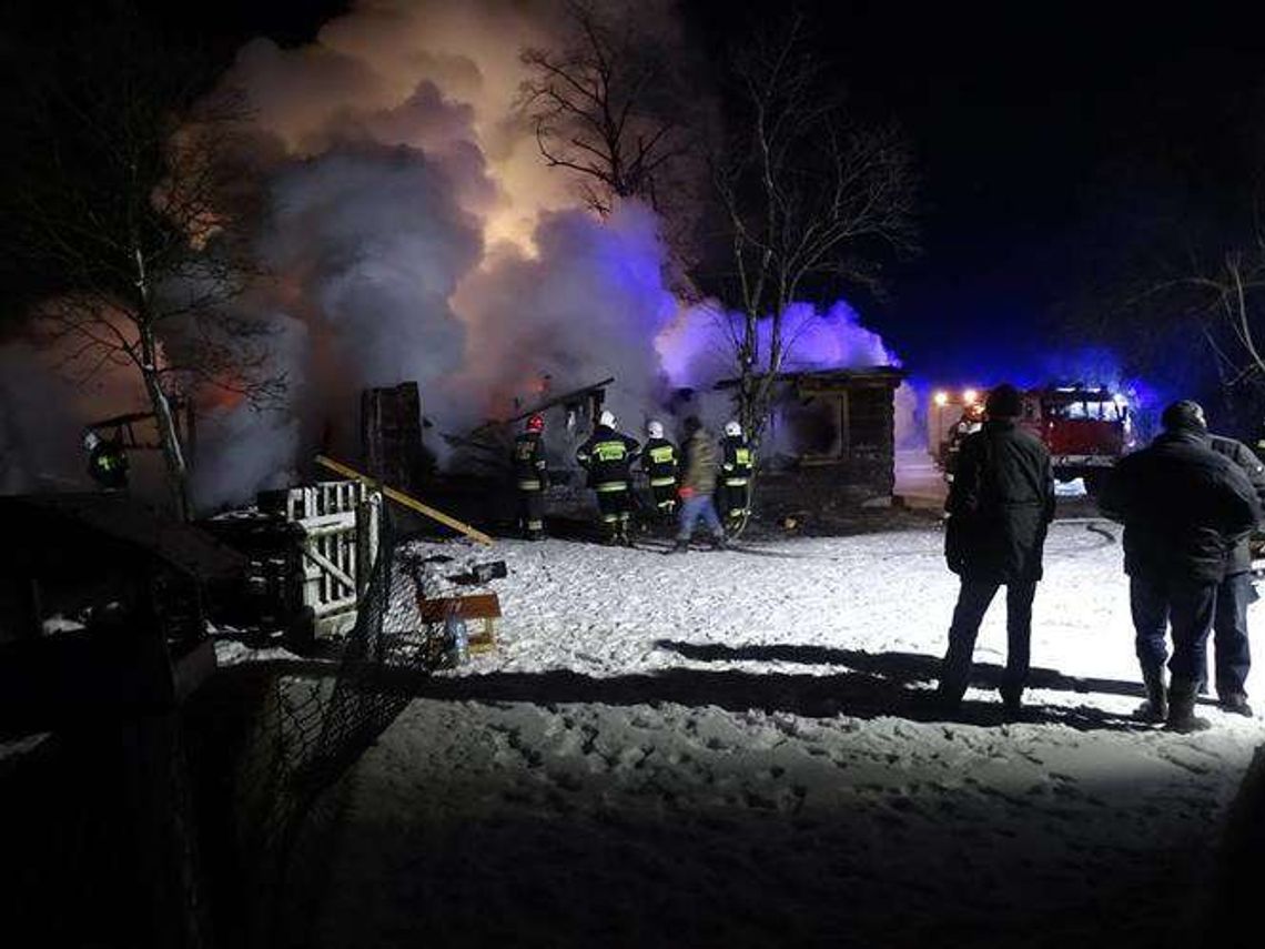 Pojechali z dziećmi do lekarza, wtedy spłonął ich dom. Potrzebna pomoc dla rodziny (wideo)