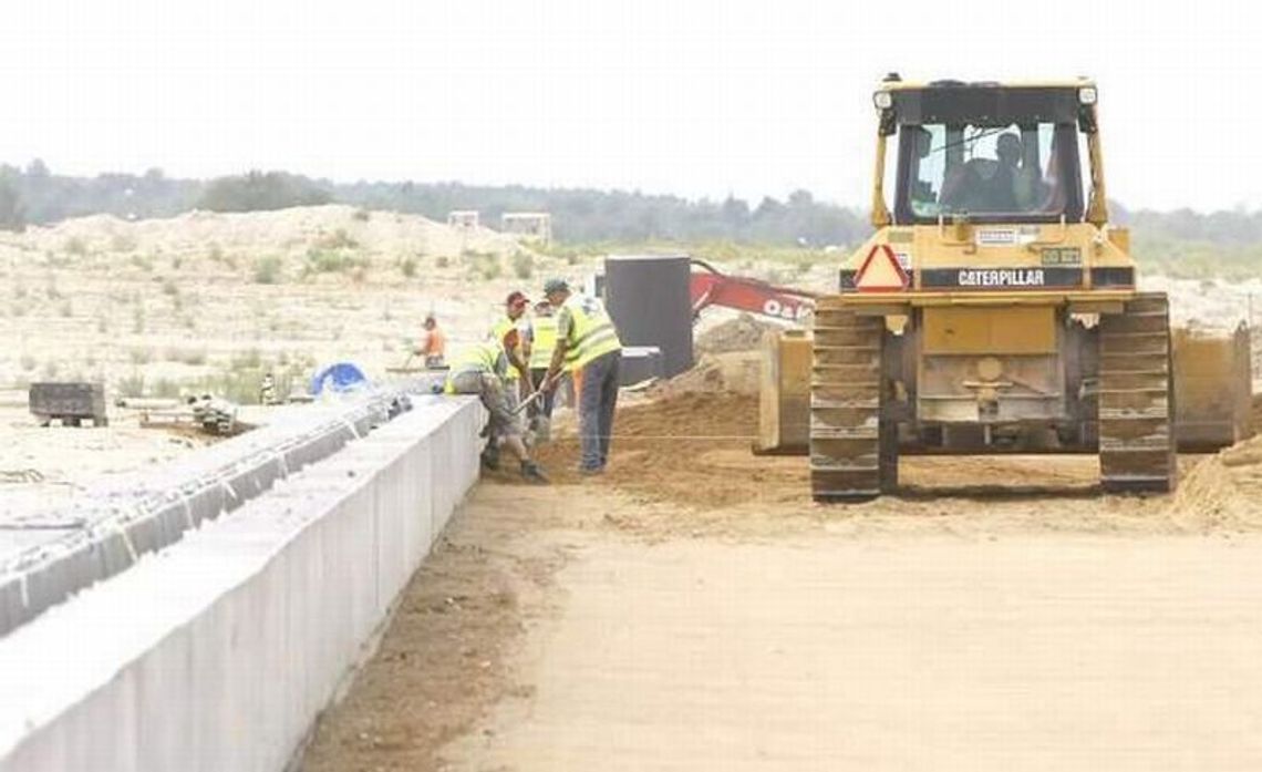 Pojedź na wycieczkę. Zobacz, jak się buduje lotnisko w Świdniku. 