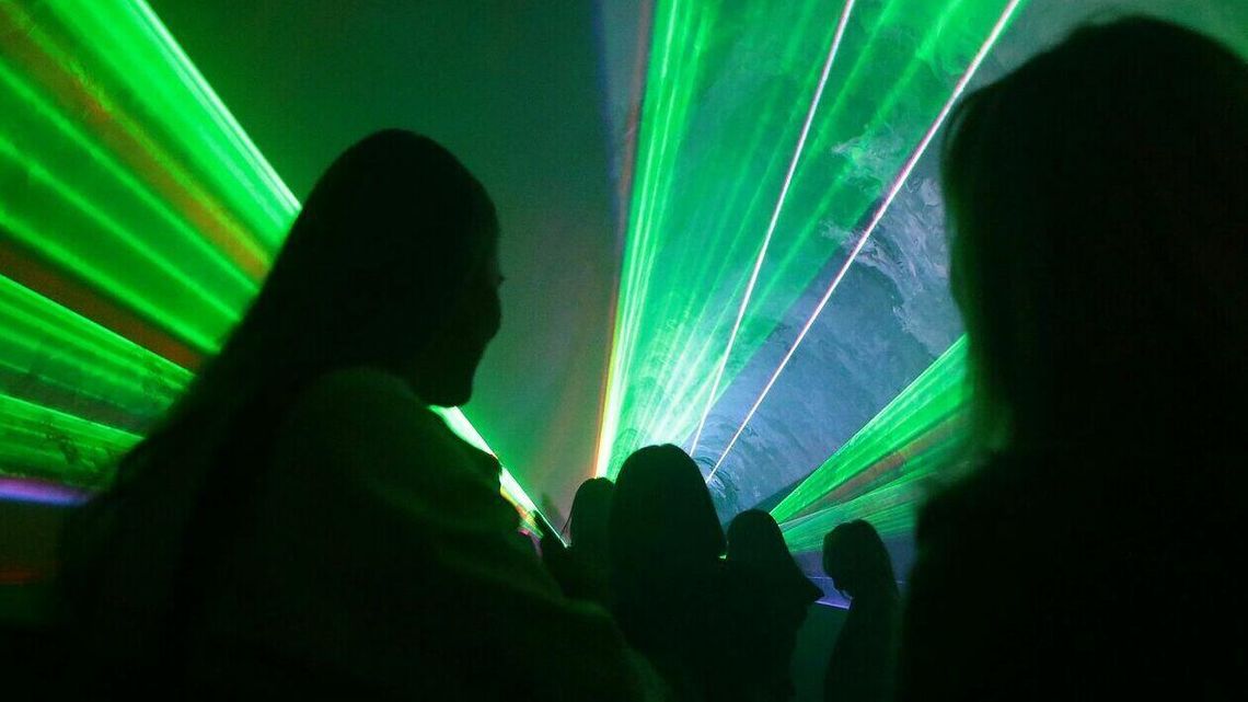 Pokaz laserów z okazji 105-lecia II LO im. Hetmana Jana Zamoyskiego w Lublinie Pokaz laserów z okazji 105-lecia II LO im. Hetmana Jana Zamoyskiego w Lublinie