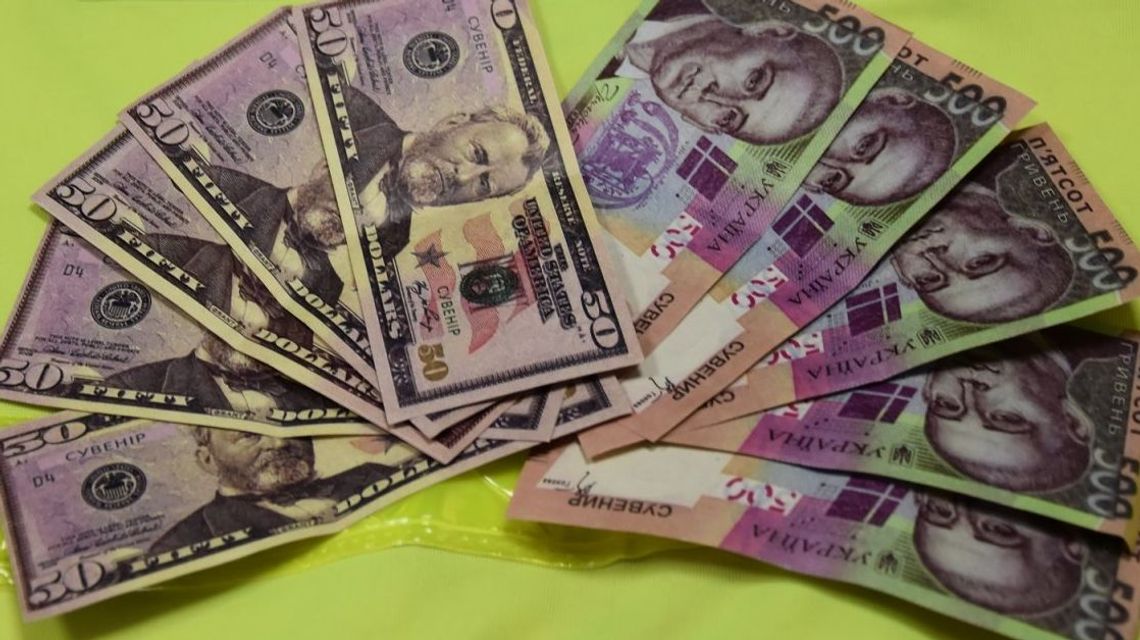 Pokazali strażnikom dolary. Ale coś było z nimi nie tak