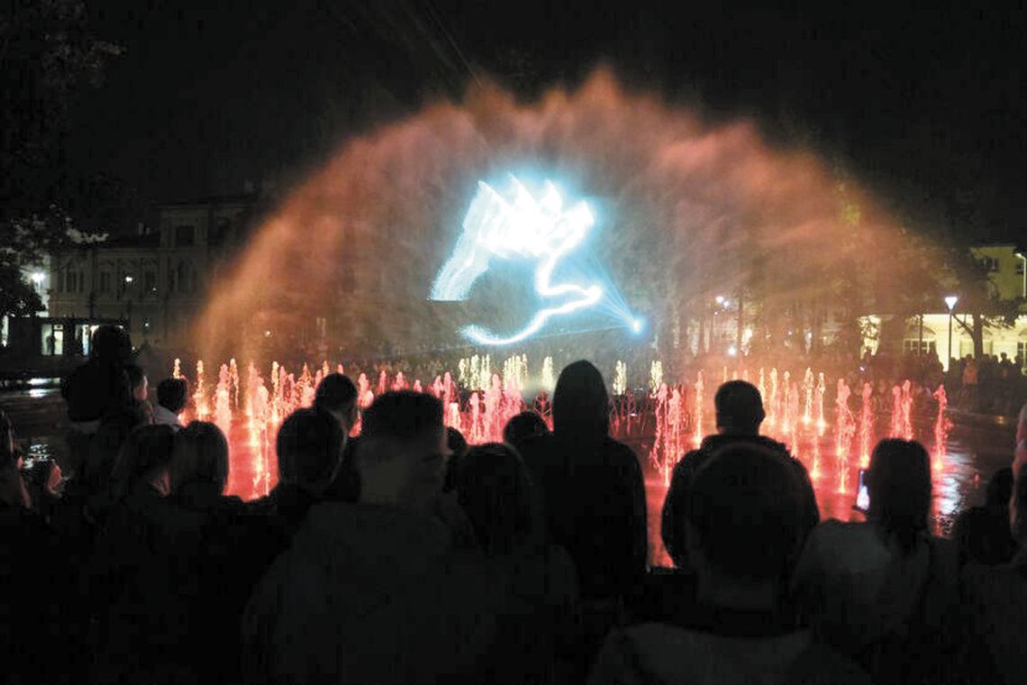 Pokazy na fontannie multimedialnej w sierpniu. Kiedy i jakie zobaczymy na pl. Litewskim? 