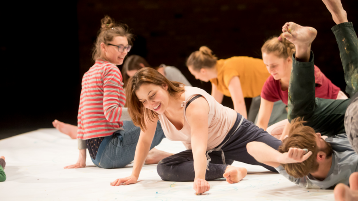 Pokazy spektaklu interaktywnego "_on_line_" w Centrum Kultury