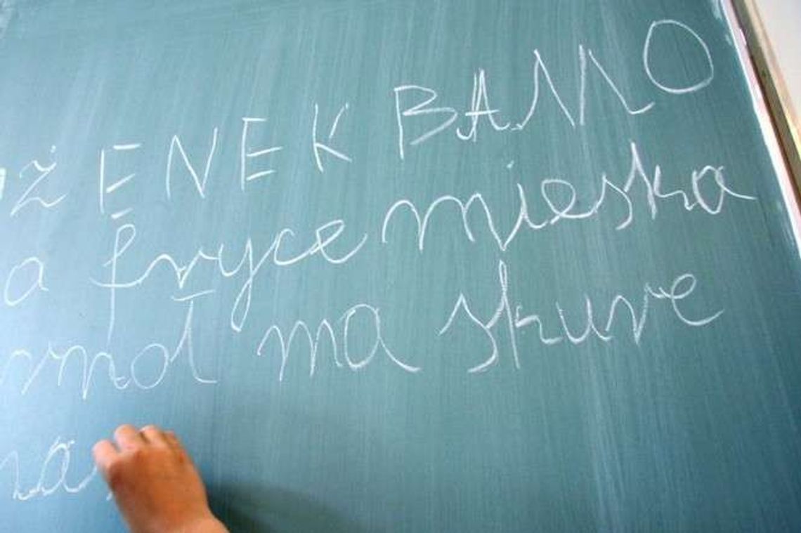Pół klasy z dysortografią. "Nauczycielka powiedziała, żeby rodzice zabrali ich na badania diagnostyczne"