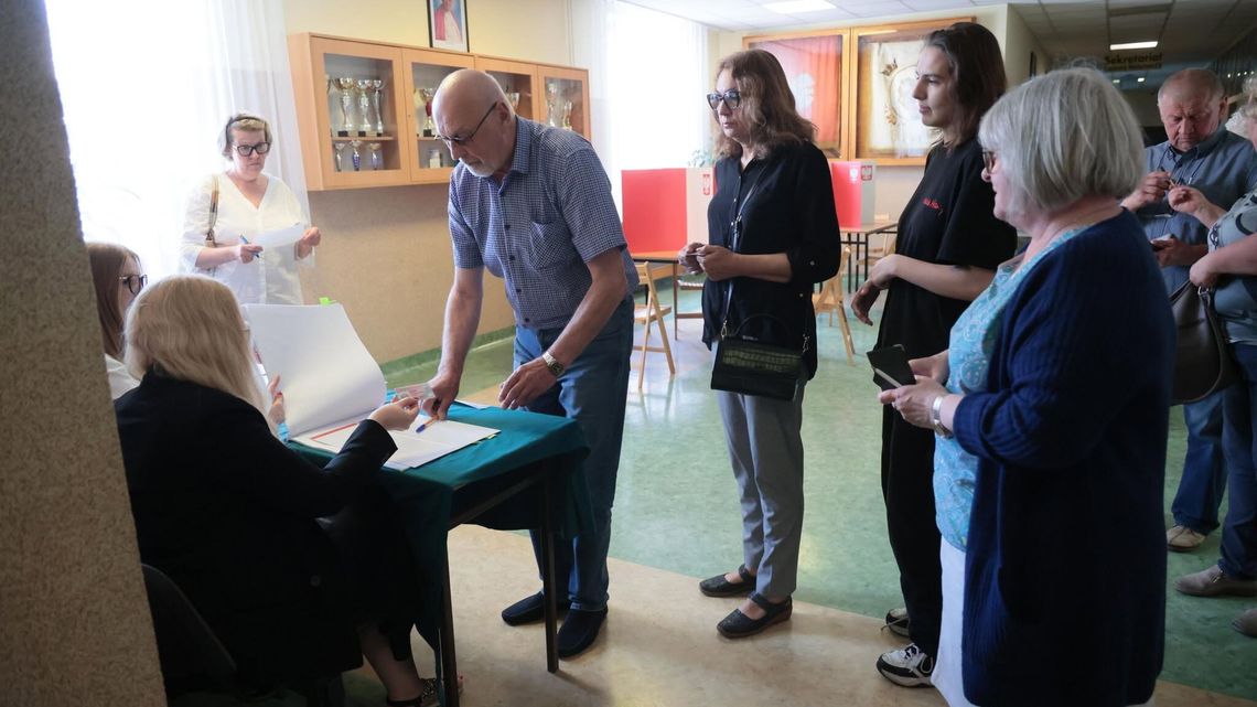 Polacy chętniej ruszyli do urn. Frekwencja lepsza niż w pierwszej turze